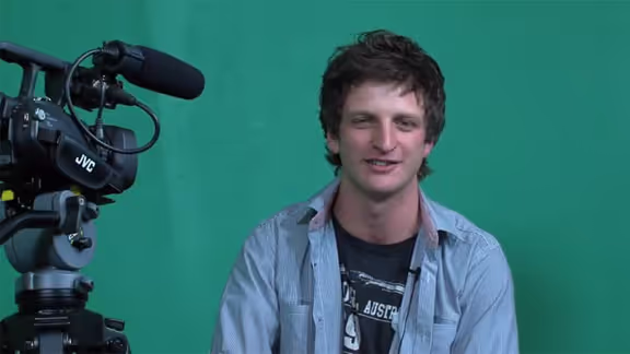 Aaron Glenane, The Actors Pulse alumni, in a video testimonial