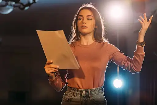 The Benefits of Group Acting Classes vs. Private Coaching