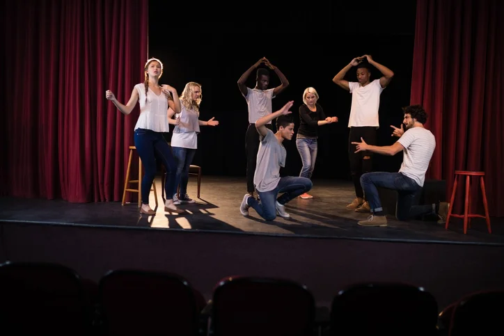 Improv classes require teamwork and communication
